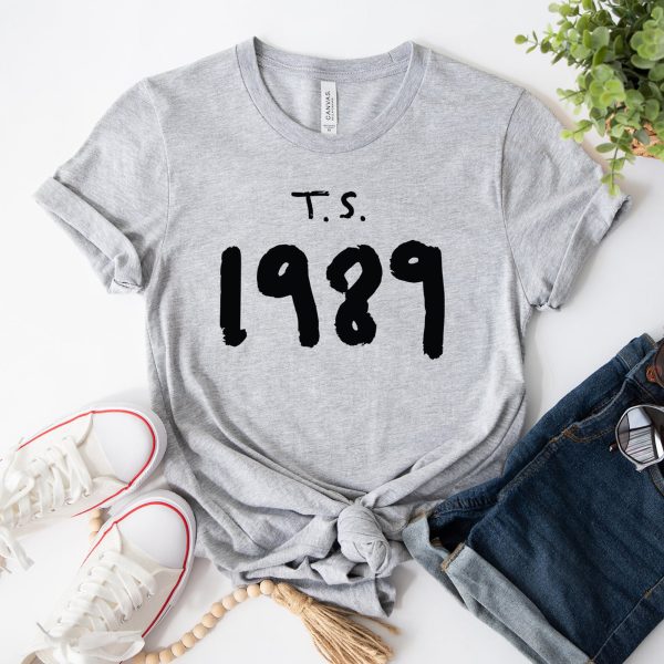 1989 T-Shirt, 1989 Album Shirt, Taylor T-Shirt, Taylor Swift Tee, Taylor Lover Tee, World Tour Shirt, Vintage Tshirt,Taylor Singer Tee Shirt