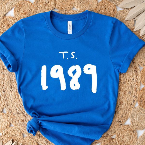 1989 T-Shirt, 1989 Album Shirt, Taylor T-Shirt, Taylor Swift Tee, Taylor Lover Tee, World Tour Shirt, Vintage Tshirt,Taylor Singer Tee Shirt