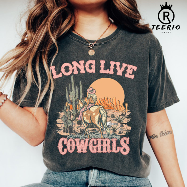 Love Cowgirls Color Comfort T-Shirt