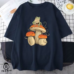 Frog Cottagecore Aesthetic T-shirt | Frog & Mushroom Tee | Botanical Floral Mushroom Frog | Goblincore Cottagecore Clothing