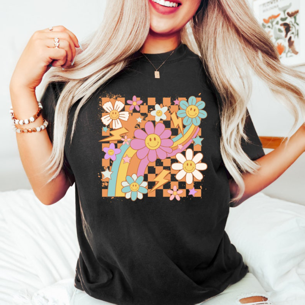 Retro Flowers Shirt, Retro Smiley Flowers Daisy T-Shirt,  Cute Flowers, Smiling Flowers, Vintage Smiley Face Trendy Graphic