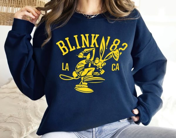 Vintage Blink 182 Shirt, Blink-182 Gift for Her, Blink-182 Pop Punk Band Reunite for World Tour Shirt