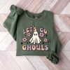 Retro Spooky Babe Sweatshirt | Girls Halloween shirts | Spooky Babe Hoodies | Vintage Halloween Gift Sweater