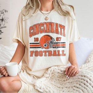 Cincinnati Bengals Football Vintage 80s Retro Style Sweatshirt Crewneck NFL Trendy Bengals Fan Gift Mens Womens Tailgaiting Game Day Shirt