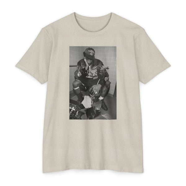 Kob/e Bryant Mamba T-Shirt Iconic Trophy Photo, Champion Basketball